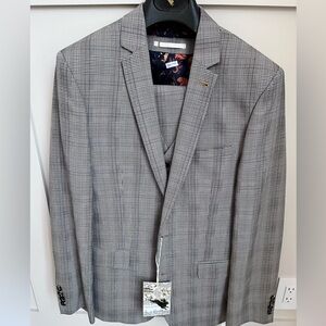 Men’s Plaid Grey 3pc Suit, Size 40R, pant 34R NWT, Never worn